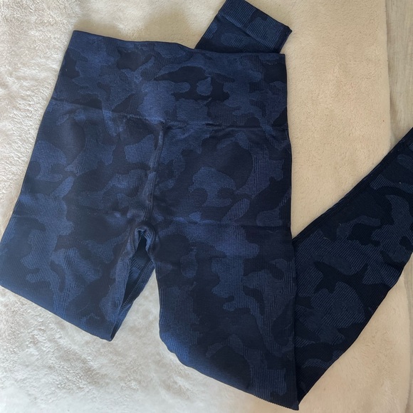 gymshark blue camo leggings - Picture 2 of 2